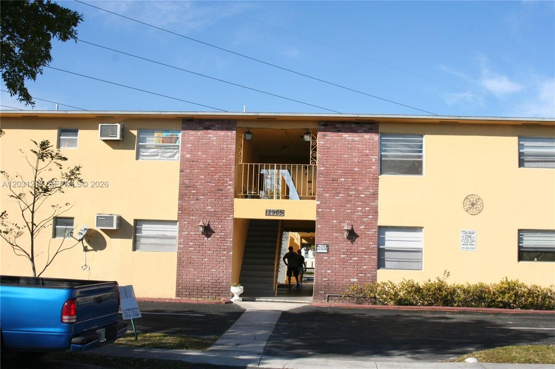 For Rent: $1,350 (1 beds, 1 baths, 7680 Square Feet)