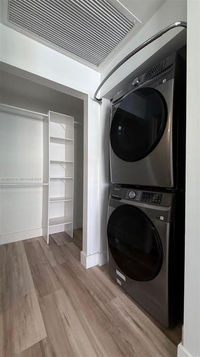 For Rent: $2,200 (1 beds, 1 baths, 615 Square Feet)