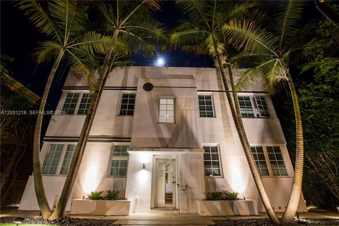 For Rent: $2,200 (1 beds, 1 baths, 615 Square Feet)