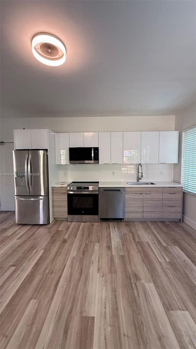 For Rent: $2,200 (1 beds, 1 baths, 615 Square Feet)