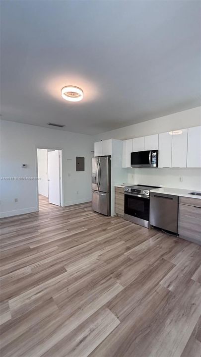 For Rent: $2,200 (1 beds, 1 baths, 615 Square Feet)