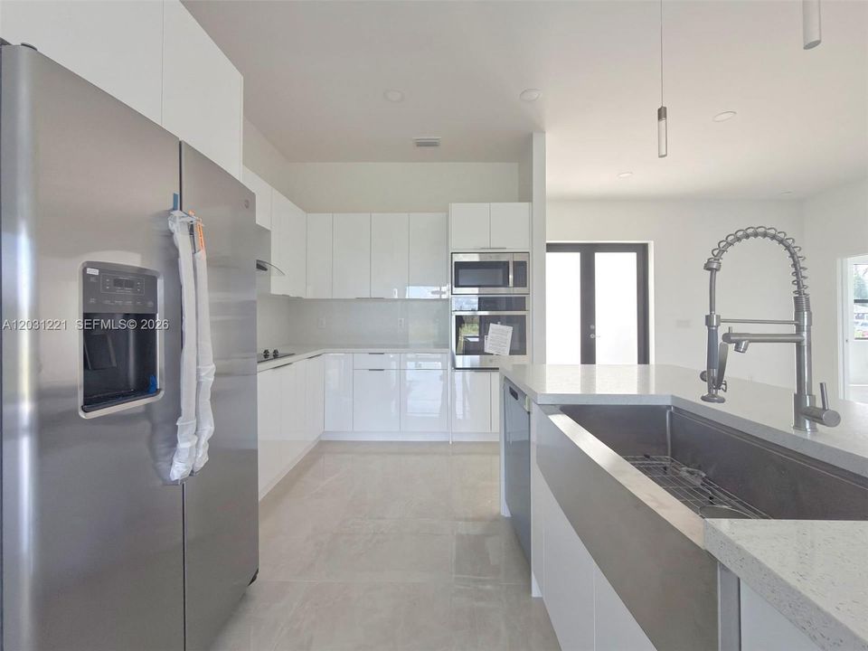 For Sale: $359,000 (4 beds, 2 baths, 2345 Square Feet)
