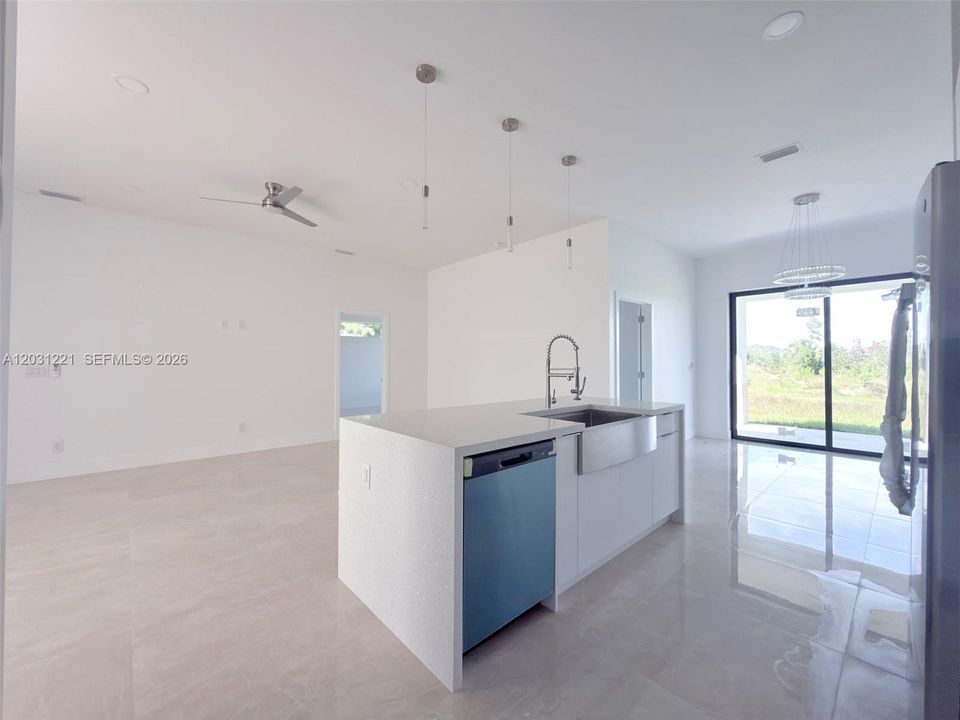 For Sale: $359,000 (4 beds, 2 baths, 2345 Square Feet)