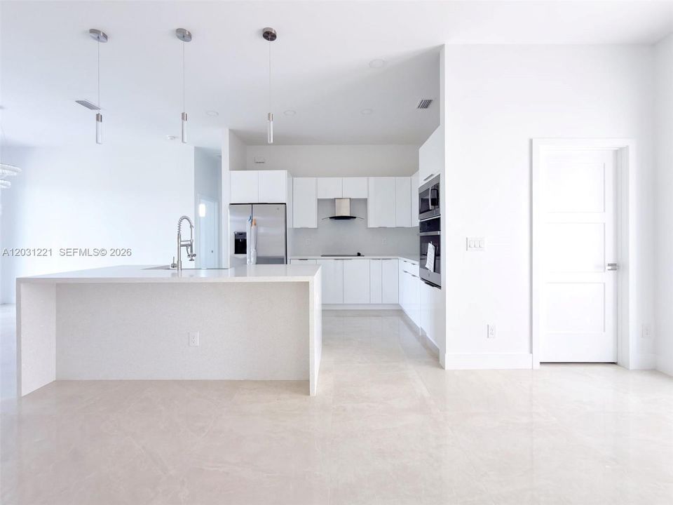 For Sale: $359,000 (4 beds, 2 baths, 2345 Square Feet)
