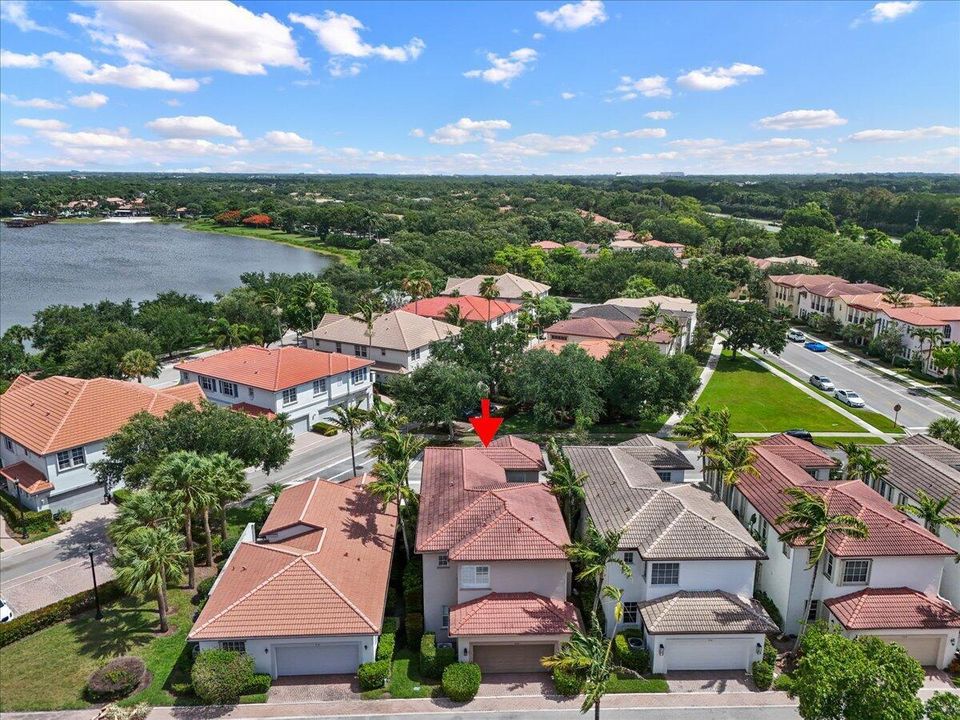 Close Proximity to Lake & Clubhouse