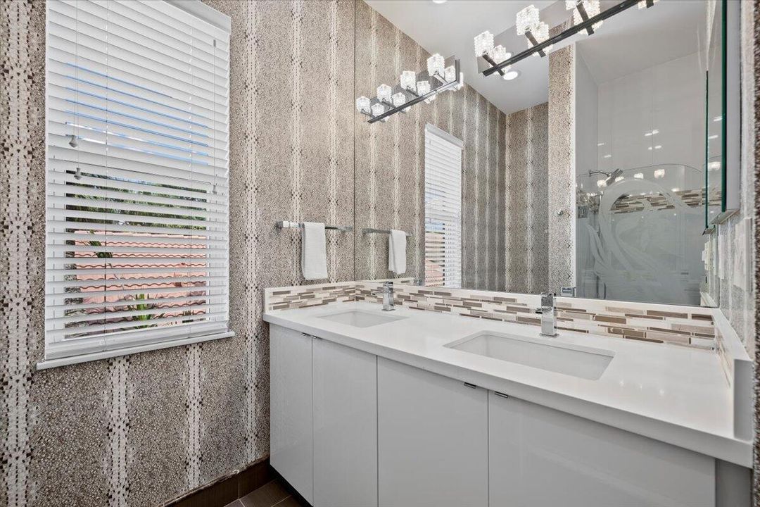 2nd Bathroom