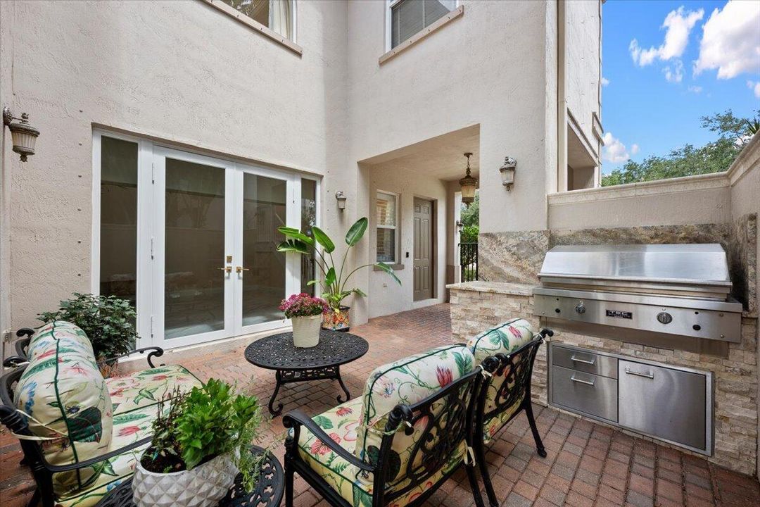 Stunning Courtyard Entertainment Area