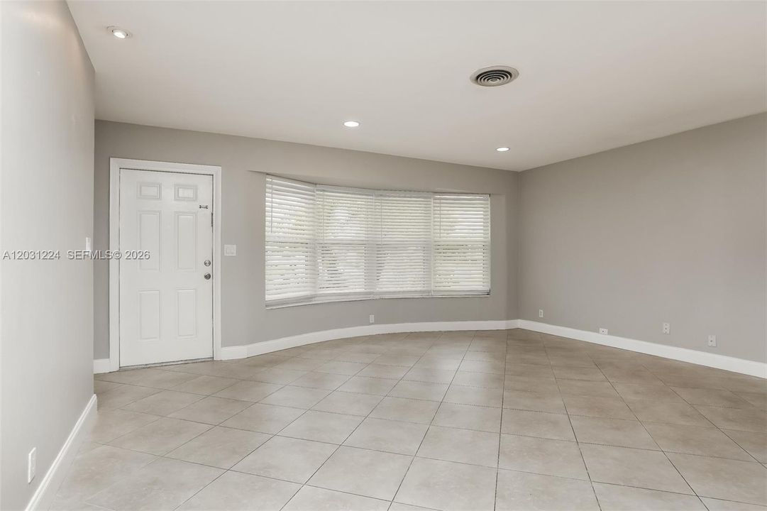 For Rent: $3,330 (3 beds, 2 baths, 1777 Square Feet)