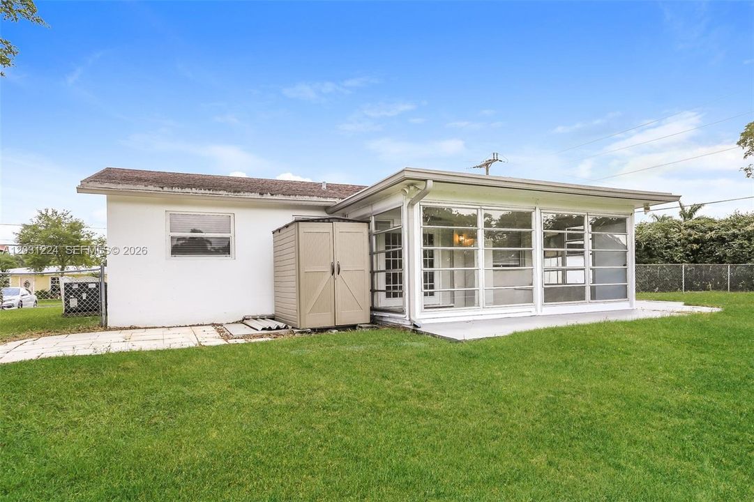For Rent: $3,330 (3 beds, 2 baths, 1777 Square Feet)