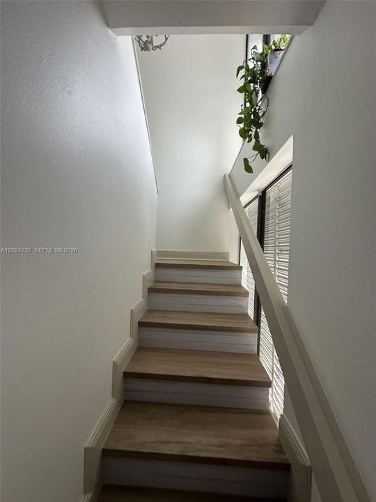 For Rent: $3,200 (3 beds, 2 baths, 1378 Square Feet)