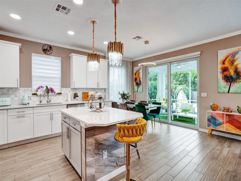 For Sale: $925,000 (3 beds, 2 baths, 1881 Square Feet)