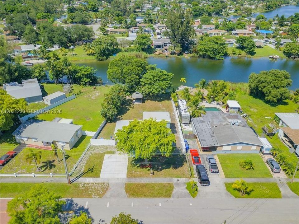 For Rent: $2,700 (3 beds, 1 baths, 1730 Square Feet)