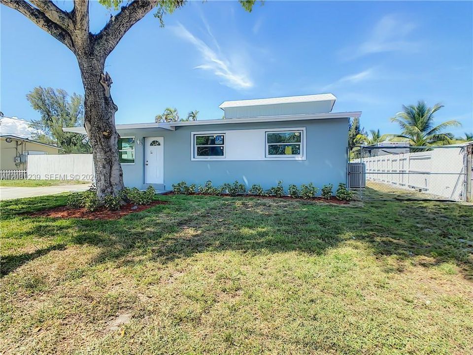 For Rent: $2,700 (3 beds, 1 baths, 1730 Square Feet)