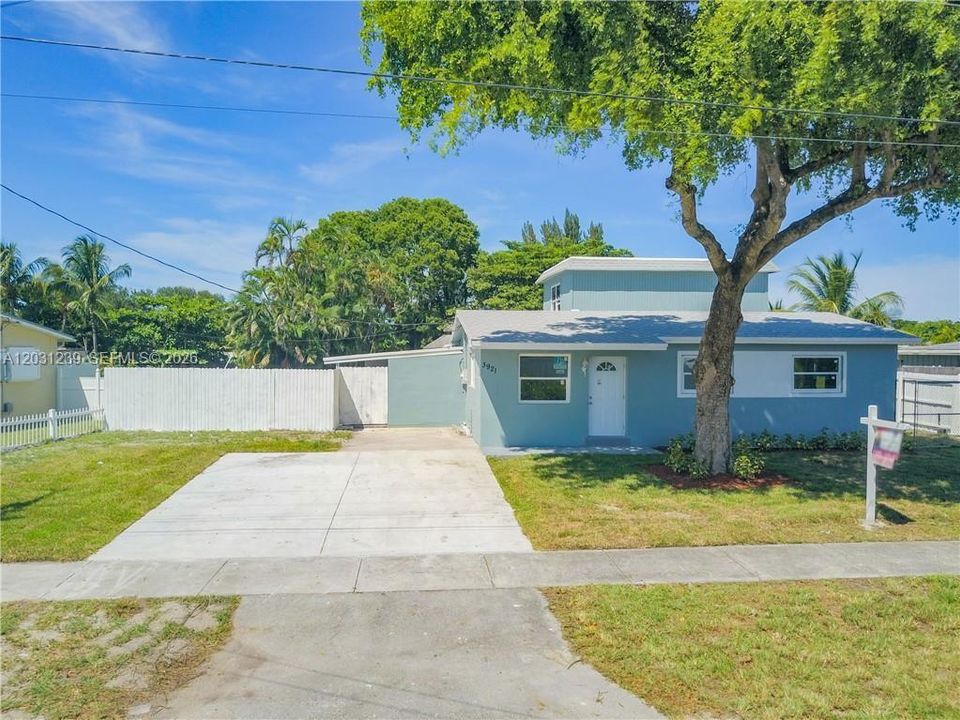 For Rent: $2,700 (3 beds, 1 baths, 1730 Square Feet)
