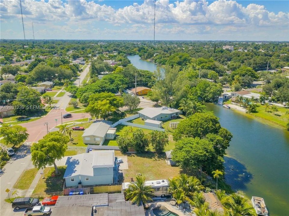 For Rent: $2,700 (3 beds, 1 baths, 1730 Square Feet)