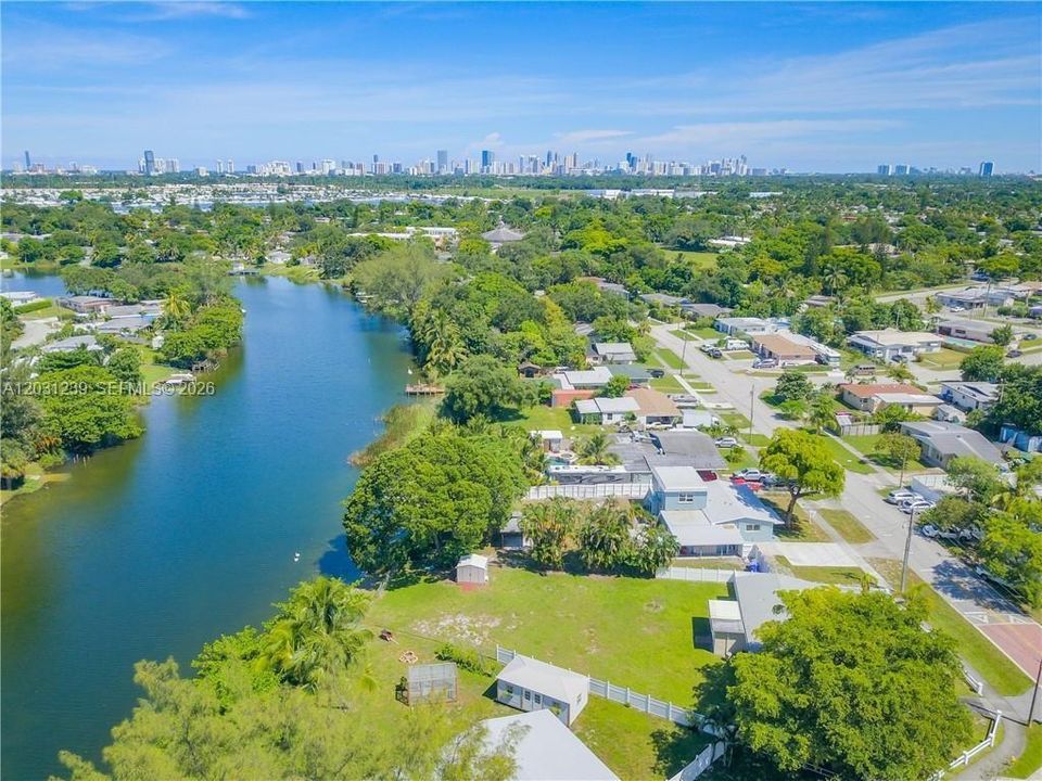 For Rent: $2,700 (3 beds, 1 baths, 1730 Square Feet)