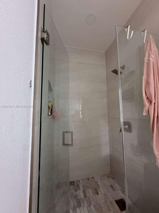 В аренду: $6,800 (6 спален, 4 ванн, 3015 Квадратных фут)