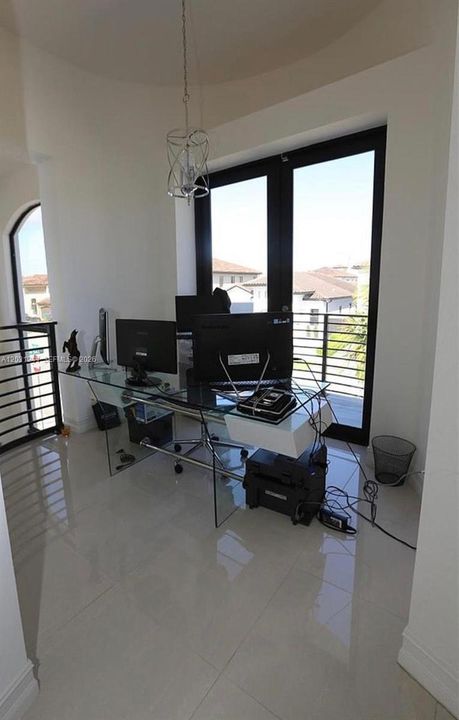 В аренду: $6,800 (6 спален, 4 ванн, 3015 Квадратных фут)