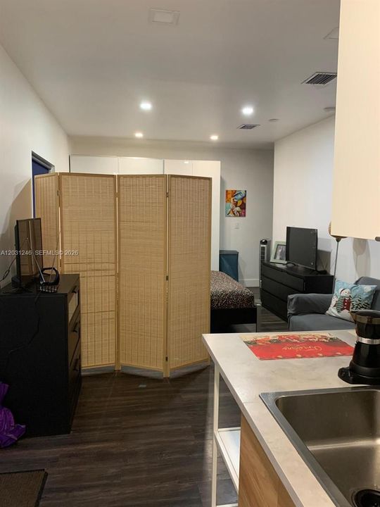 En Renta: $1,950 (0 camas, 1 baños, 1684 Pies cuadrados)