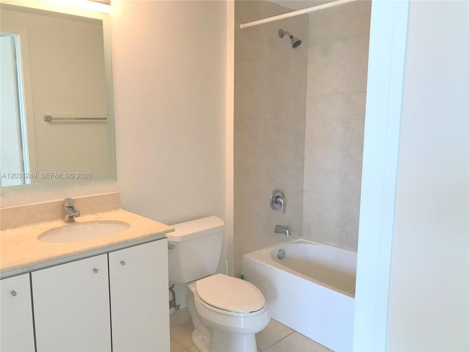 For Rent: $2,500 (1 beds, 1 baths, 657 Square Feet)