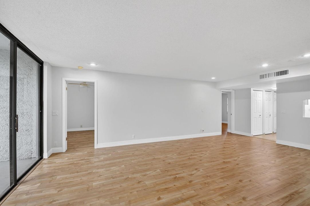 Living \ Dining Room