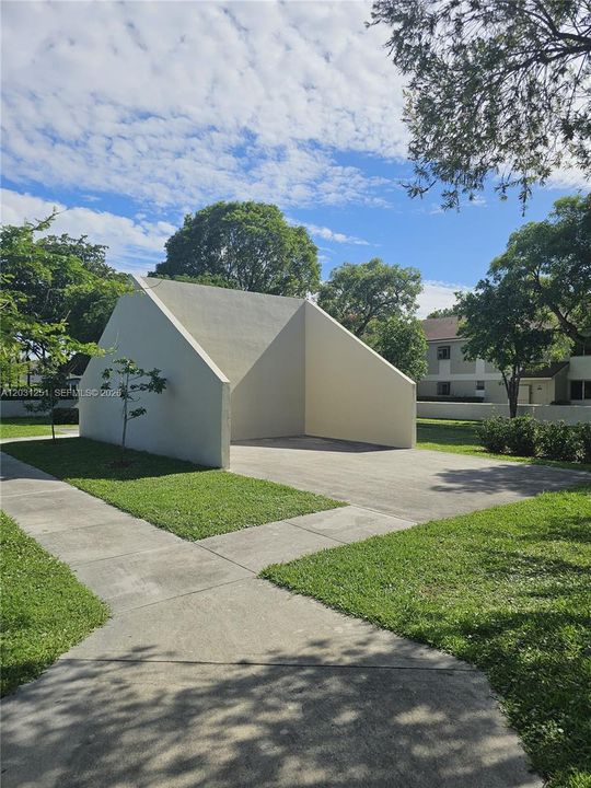 For Rent: $1,800 (1 beds, 1 baths, 680 Square Feet)