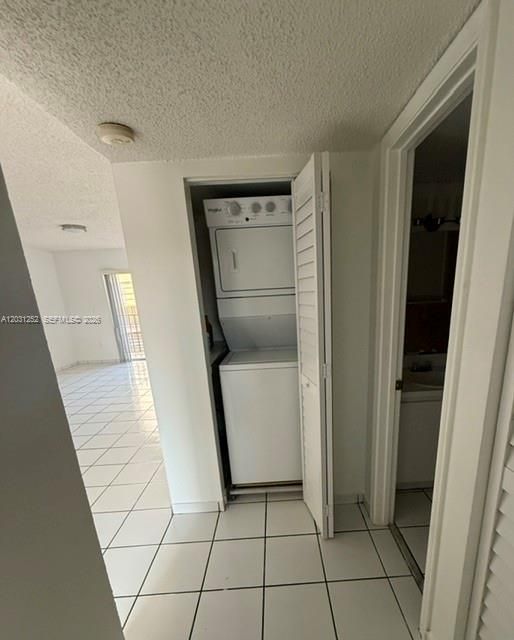 For Sale: $240,000 (2 beds, 2 baths, 890 Square Feet)