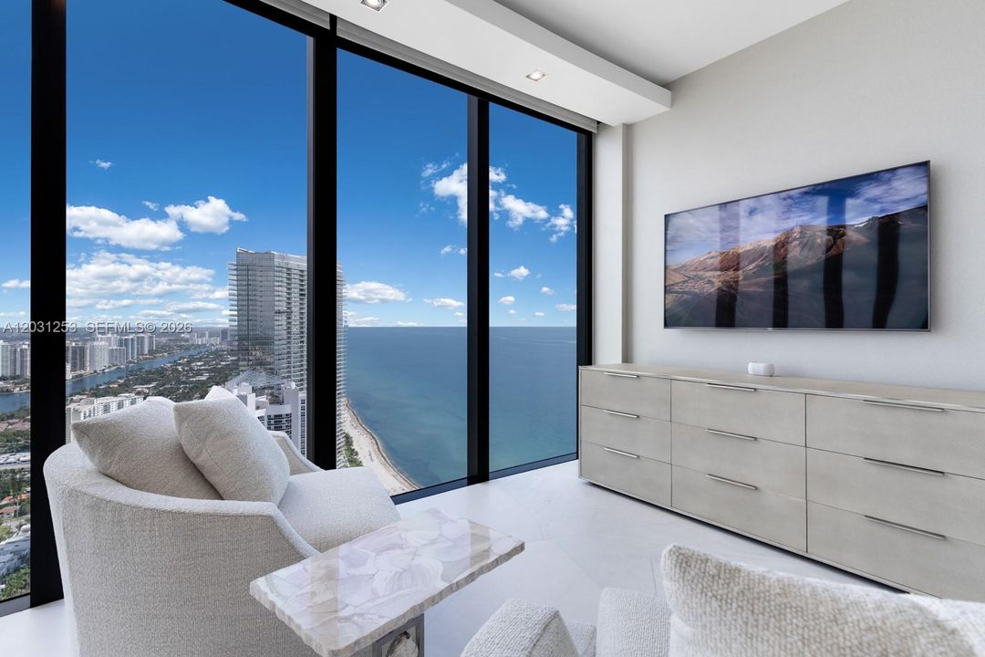 For Sale: $16,950,000 (4 beds, 4 baths, 6121 Square Feet)