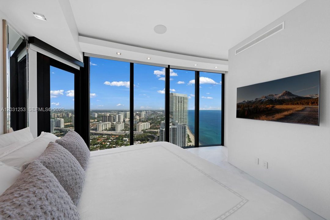 For Sale: $16,950,000 (4 beds, 4 baths, 6121 Square Feet)