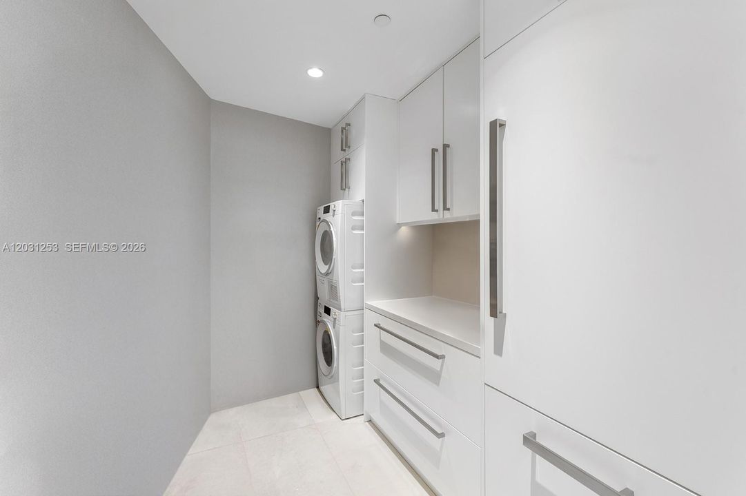 For Sale: $16,950,000 (4 beds, 4 baths, 6121 Square Feet)