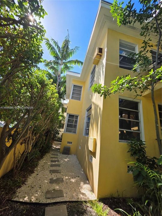 For Rent: $1,550 (1 beds, 1 baths, 400 Square Feet)