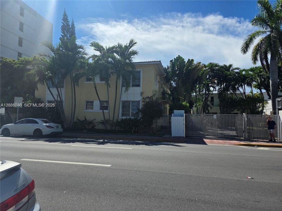 For Rent: $1,550 (1 beds, 1 baths, 400 Square Feet)