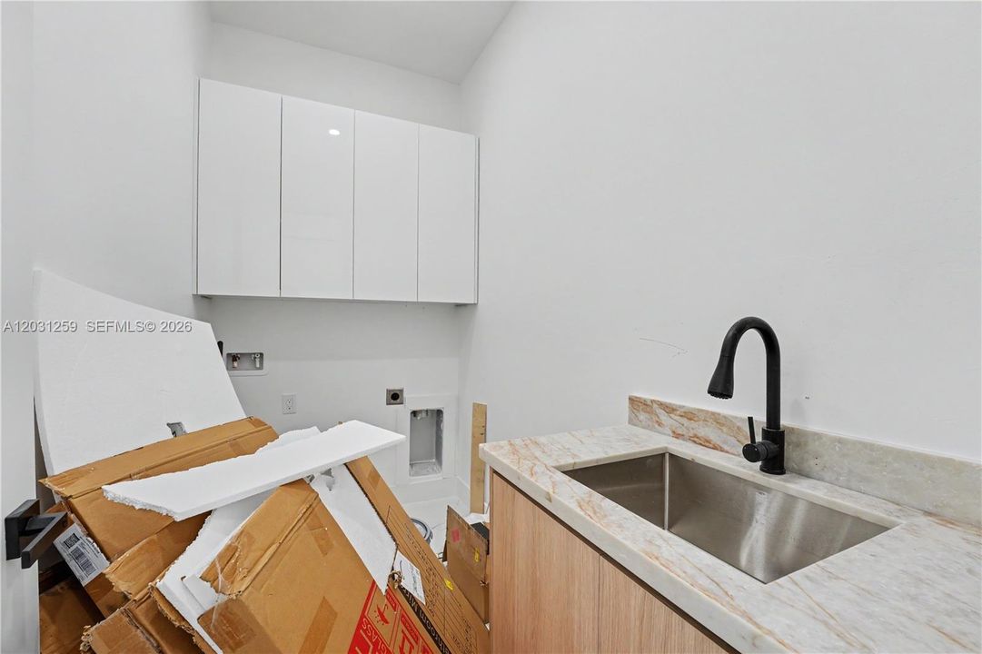 En Venta: $500,000 (3 camas, 3 baños, 2010 Pies cuadrados)