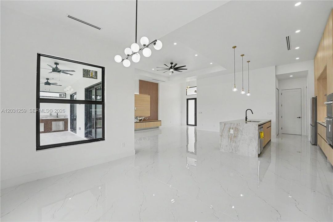 En Venta: $500,000 (3 camas, 3 baños, 2010 Pies cuadrados)