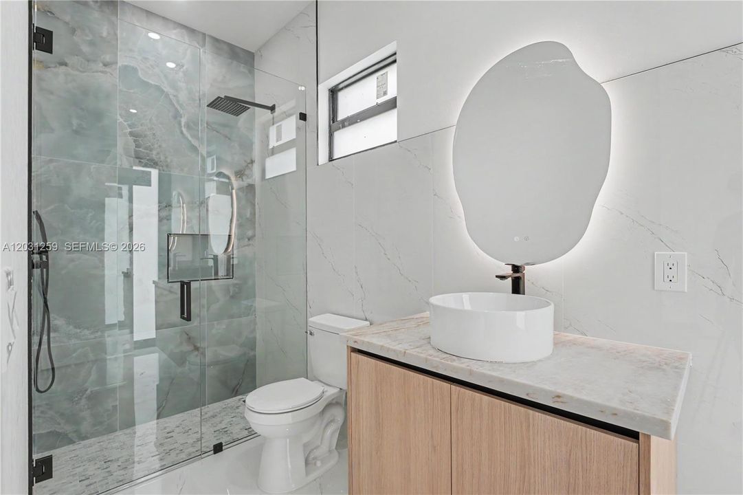 En Venta: $500,000 (3 camas, 3 baños, 2010 Pies cuadrados)