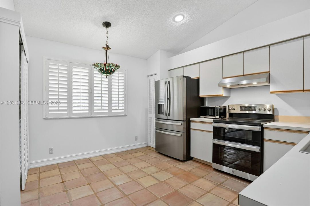 For Sale: $479,000 (3 beds, 2 baths, 1760 Square Feet)