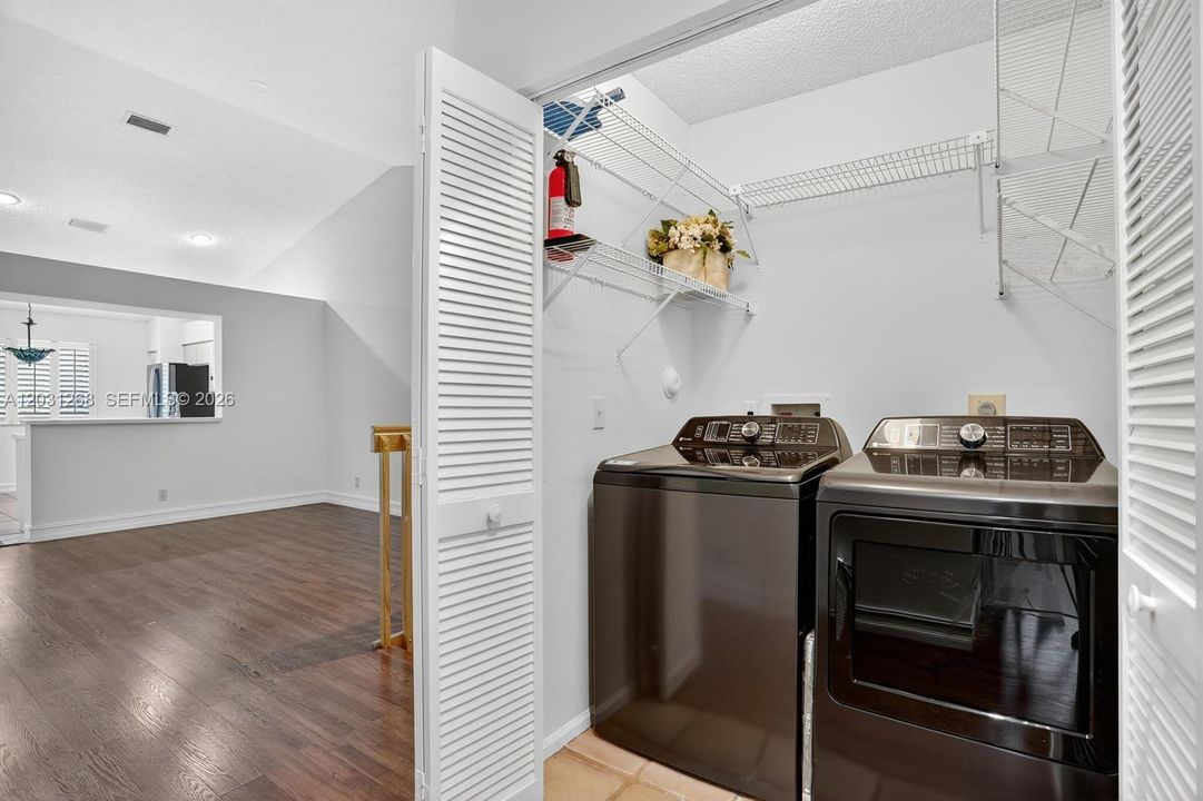 For Sale: $479,000 (3 beds, 2 baths, 1760 Square Feet)