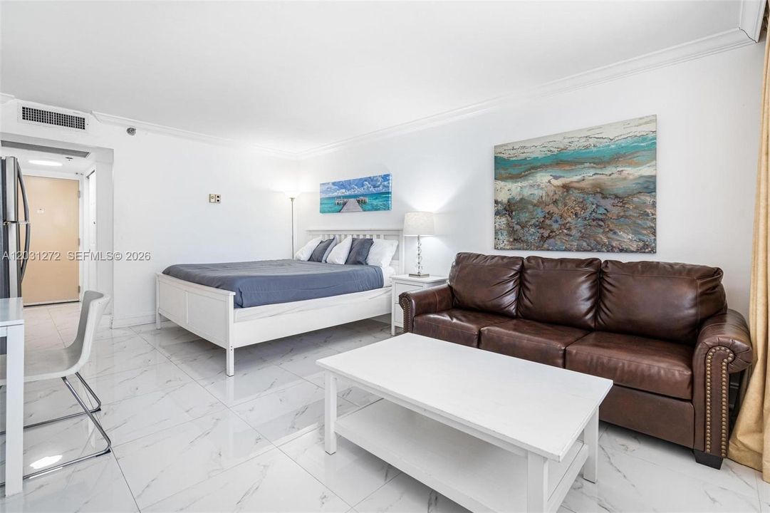 King size bed with Queen size pull-out couch