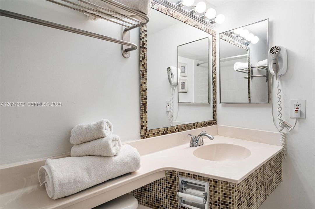 For Sale: $94,050 (0 beds, 1 baths, 360 Square Feet)