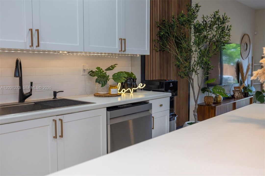 For Sale: $478,000 (3 beds, 2 baths, 1772 Square Feet)
