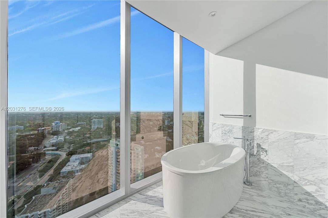 For Rent: $21,000 (3 beds, 3 baths, 1946 Square Feet)