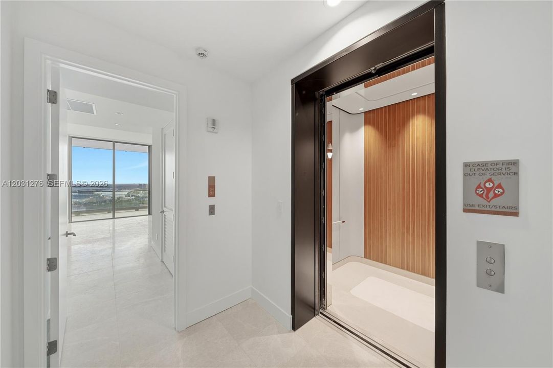 For Rent: $21,000 (3 beds, 3 baths, 1946 Square Feet)
