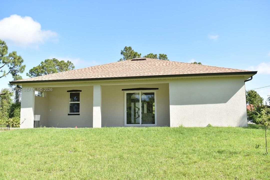 For Sale: $414,999 (3 beds, 2 baths, 1736 Square Feet)