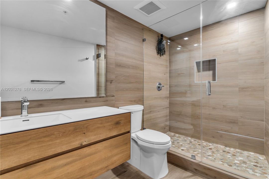 For Sale: $540,000 (2 beds, 2 baths, 1048 Square Feet)