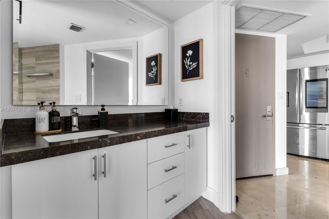 For Sale: $540,000 (2 beds, 2 baths, 1048 Square Feet)