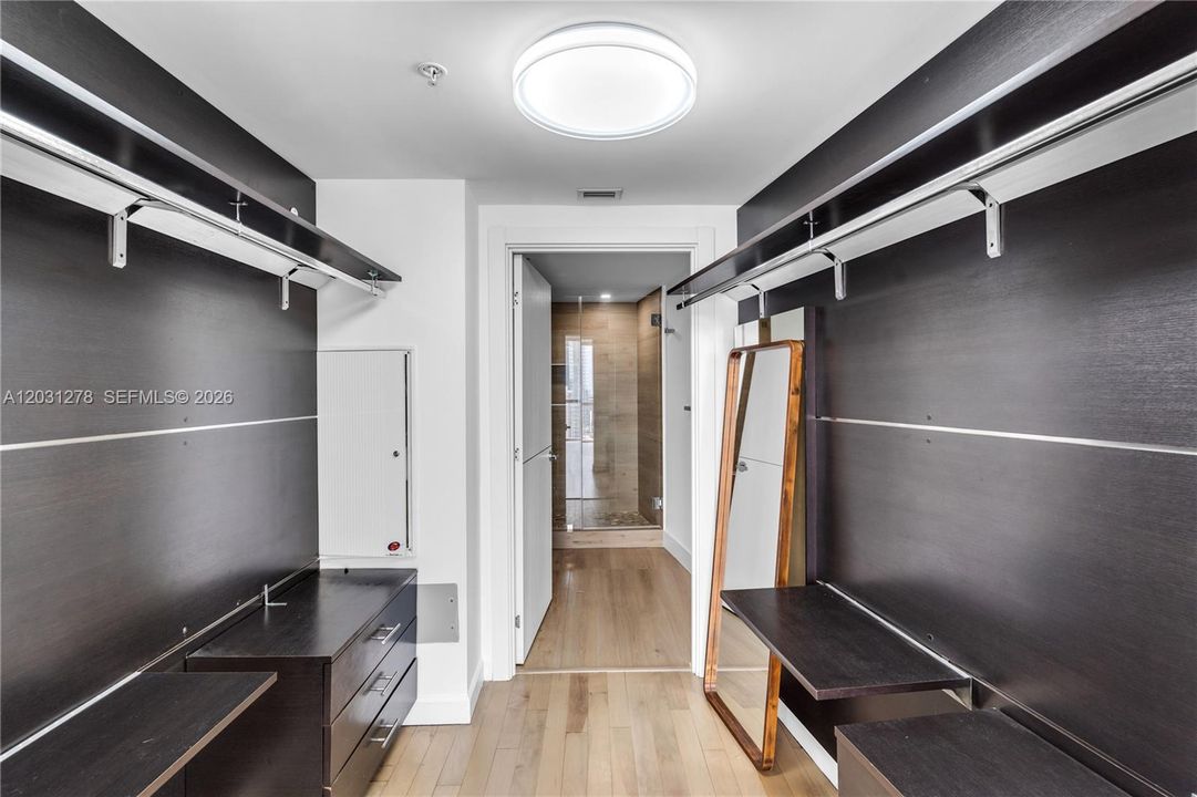 For Sale: $540,000 (2 beds, 2 baths, 1048 Square Feet)