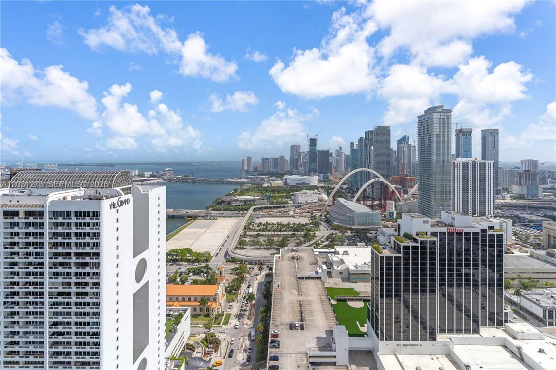 For Sale: $540,000 (2 beds, 2 baths, 1048 Square Feet)