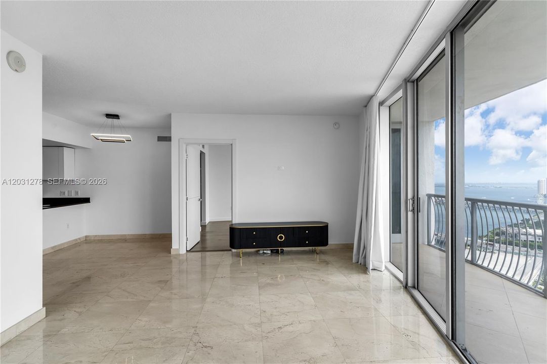 For Sale: $540,000 (2 beds, 2 baths, 1048 Square Feet)