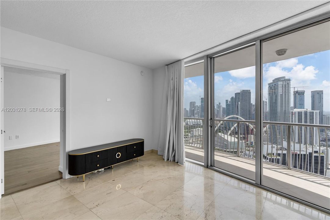 For Sale: $540,000 (2 beds, 2 baths, 1048 Square Feet)