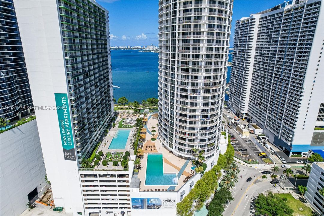 For Sale: $540,000 (2 beds, 2 baths, 1048 Square Feet)